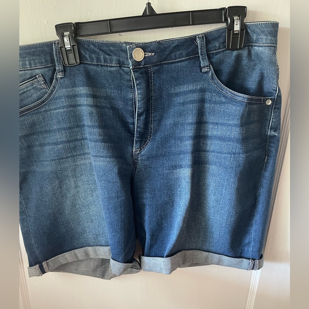 Wit and Wisdom size 16, Denim Roll-Cuff Women’s Shorts - Blue, only worn 1 time